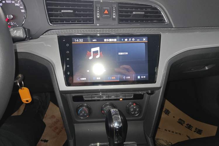 Used Volkswagen Lamando 2017 230TSI DSG Fashion Edition
