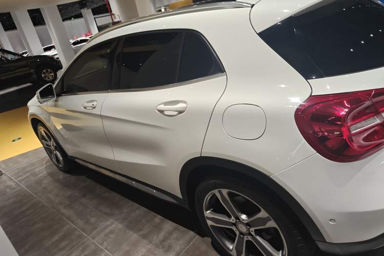 Used Mercedes-Benz GLA 2015 GLA 220 4MATIC Luxury Model
