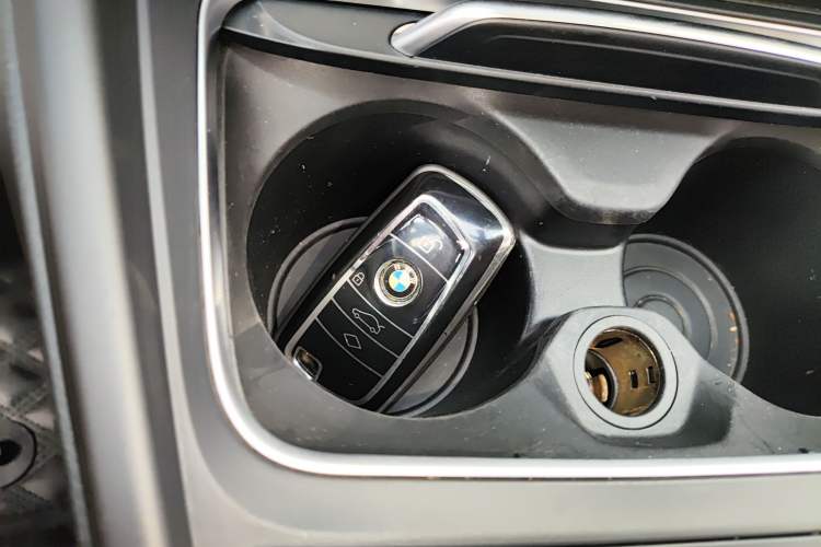 Used BMW 3 Series 2018 320i M Sport Package
