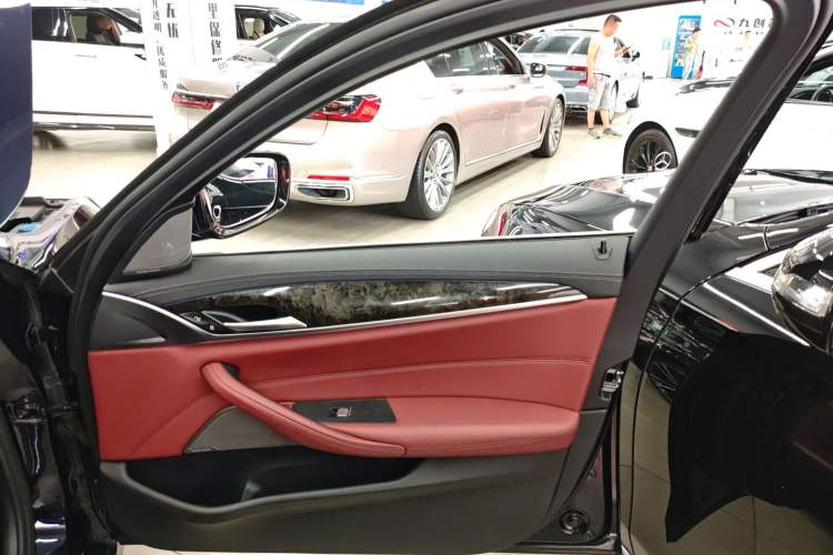 Used BMW 5 Series 2020 530Li Luxury Edition M Sport Package
