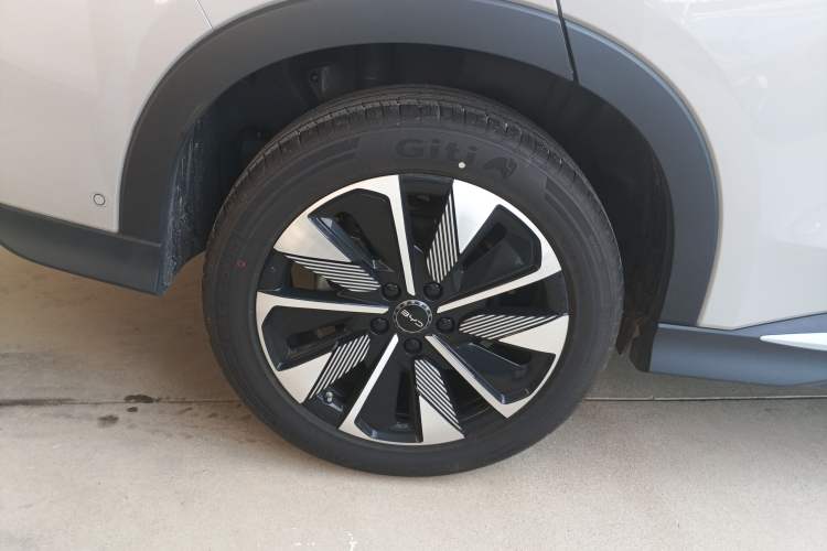 Used BYD Song PLUS New Energy 2025 DM-i Smart Drive 112KM Prestige Model