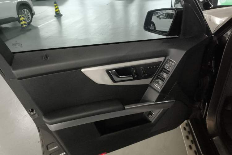 Used Mercedes-Benz GLK-Class 2013 GLK 300 4MATIC Dynamic Sunroof Model