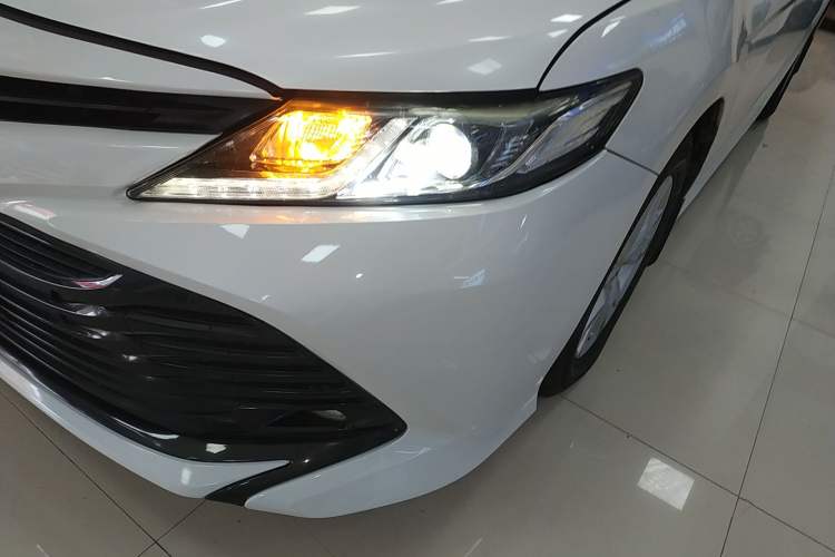 Used Toyota Camry 2018 2.0E Leading Edition