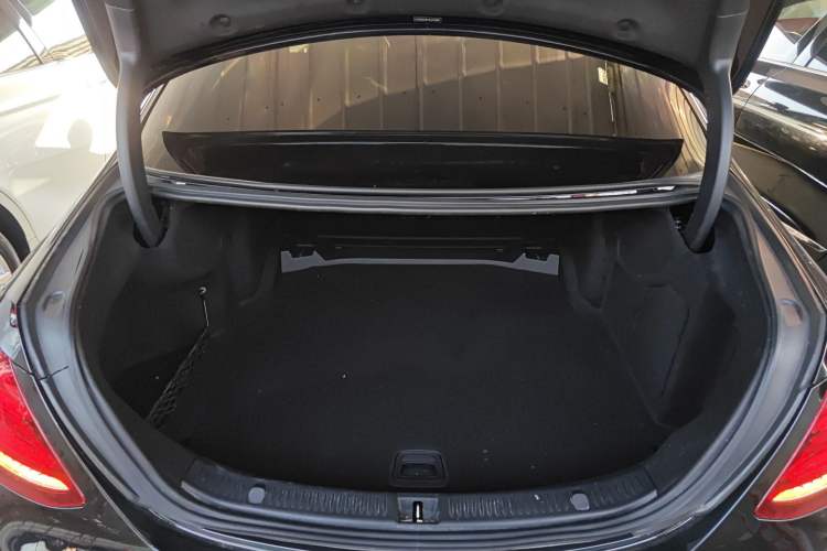 Used Mercedes-Benz E-Class 2019 E 200 L Sport Edition
