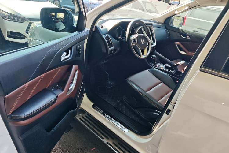 Used JMC Yusheng S350 2016 2.0T Automatic Two-Wheel Drive Gasoline Luxury Edition 5 Seats
