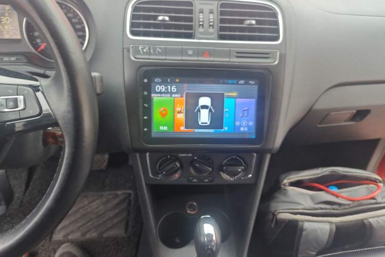 Used Volkswagen Polo 2016 1.6L Automatic Comfort Model