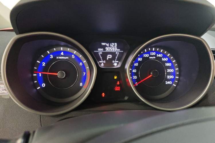 Used Hyundai Elantra 2016 1.6L Automatic Smart Version
