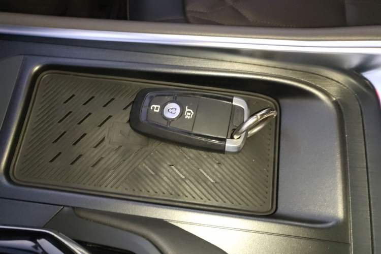 Used Ford Edge 2025 Ford Explorer L 2.0T EcoBoost E-Hybrid Four-Wheel-Drive 7-Seater Supreme Model