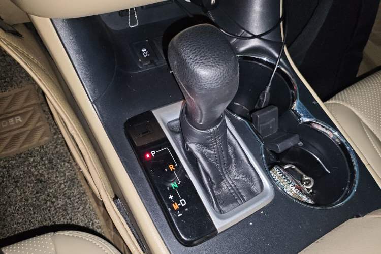 Used Toyota Highlander 2018 2.0T Two-Wheel Drive Elite Edition 7 Seats China VI Standard
