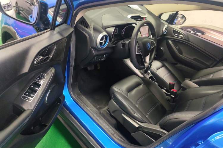 Used BYD Yuan New Energy 2018 EV360 Smart Connected Cool Model
