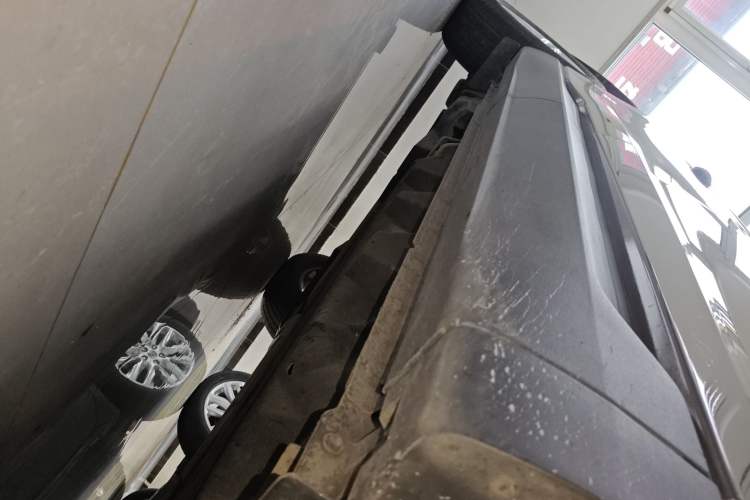 Used Ford Edge 2015 2.0T GTDi Two-Wheel-Drive Platinum Edition
