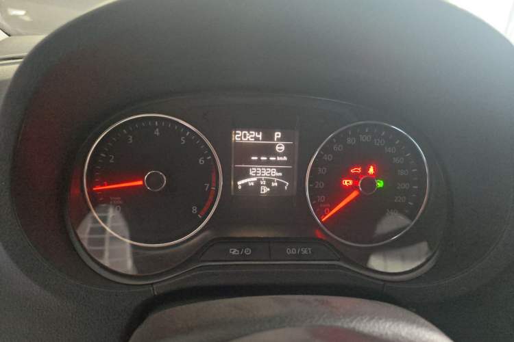 Used Volkswagen Polo 2016 1.6L Automatic Comfort Model
