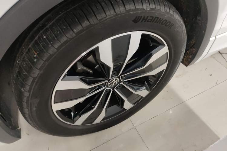 Used Volkswagen Tiguan L 2023 330TSI Automatic Two-Wheel Drive R-Line Enjoyment Edition
