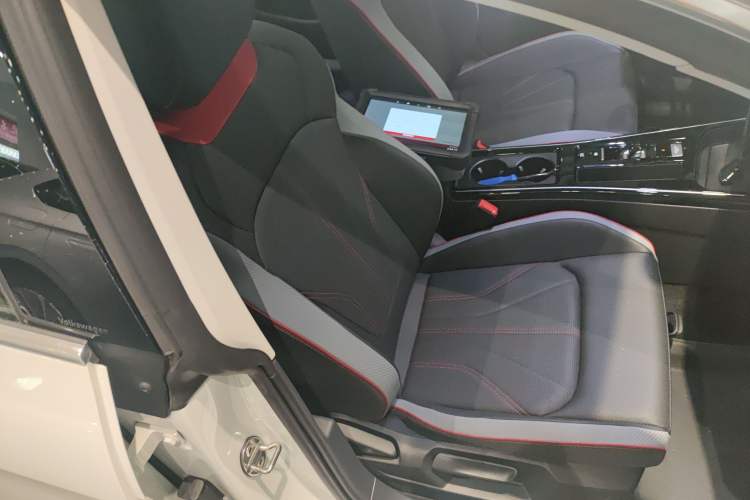 Used Volkswagen Lamando 2025 Lavida L 280TSI DSG Cool & Spicy Edition
