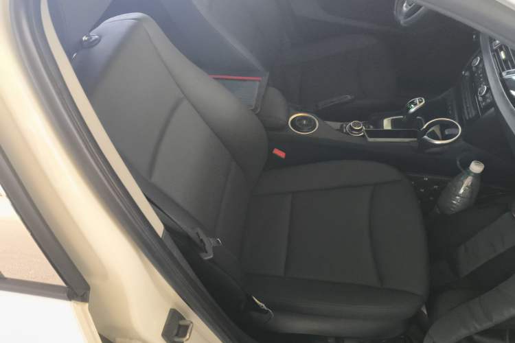 Used BMW X1 2015 sDrive18i Leading Edition
