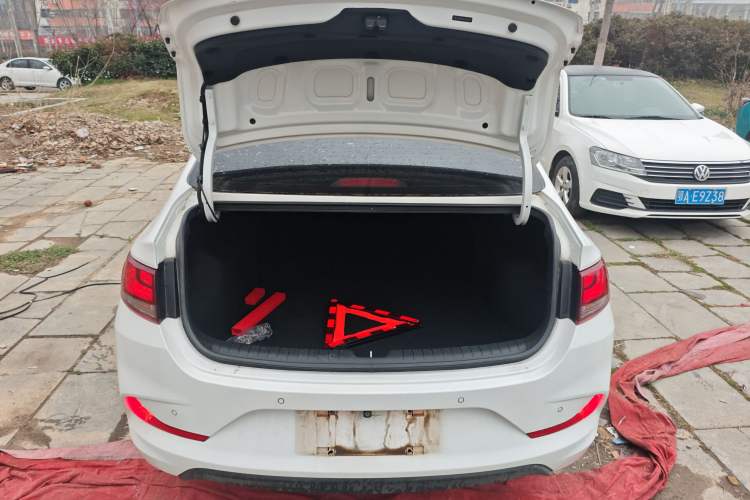 Used Hyundai Celesta 2018 1.6L Automatic GL Enjoyment Edition China VI compliant