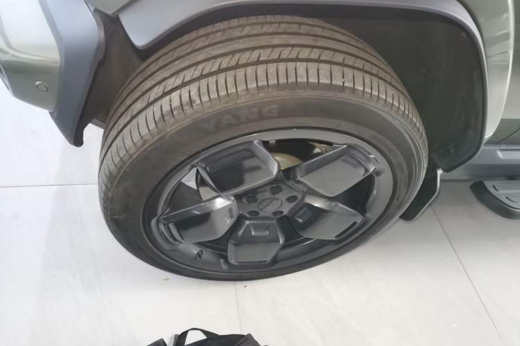 Used  V23 2025 501 Four-Wheel Drive Intelligent Driving Version
