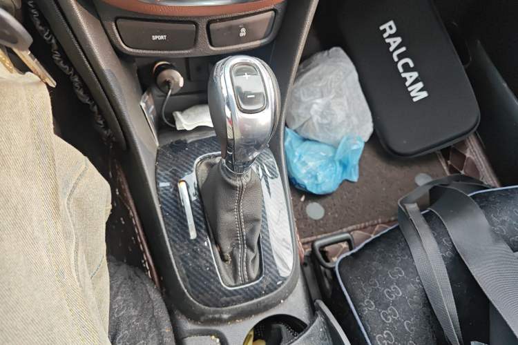 Used Buick Encore 2015 1.4T Automatic Two-Wheel Drive Urban Elite Version