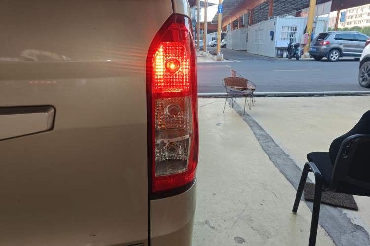 Used Wuling Rongguang V 2018 1.5L Standard Version
