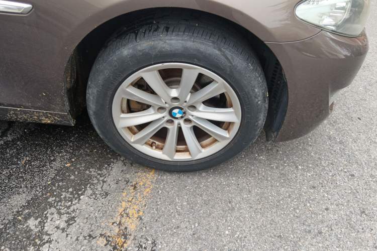 Used BMW 5 Series 2013 525Li Leading Model
