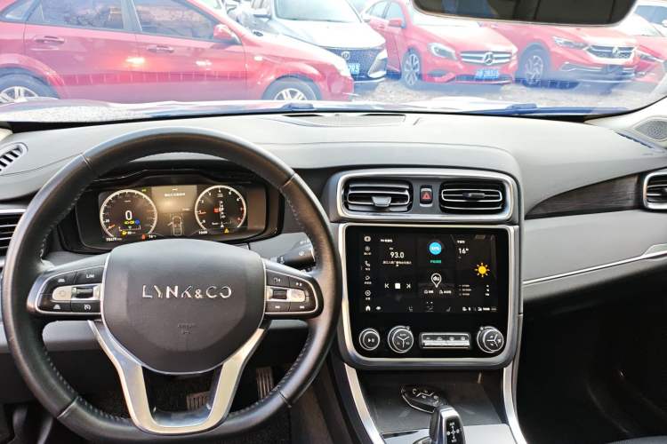 Used Lynk & Co 01 2019 2.0T Two-Wheel Drive Zhaopu Version China VI Standard
