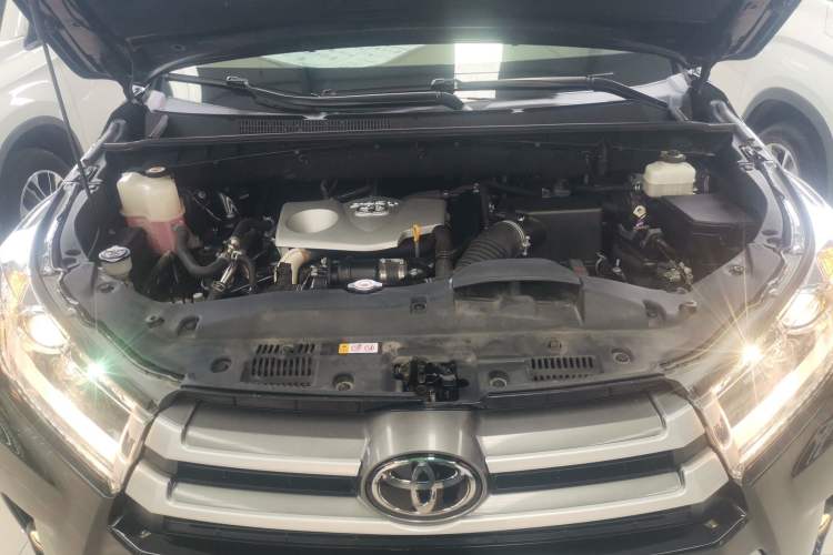 Used Toyota Highlander 2018 2.0T Four-Wheel Drive Luxury Version 7 Seats China VI Standard
