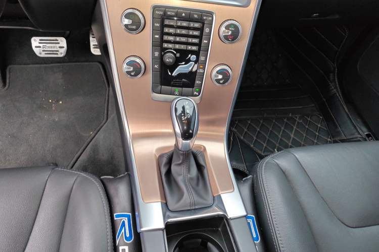 Used Volvo XC60 2017 T5 Smart Upgrade Edition