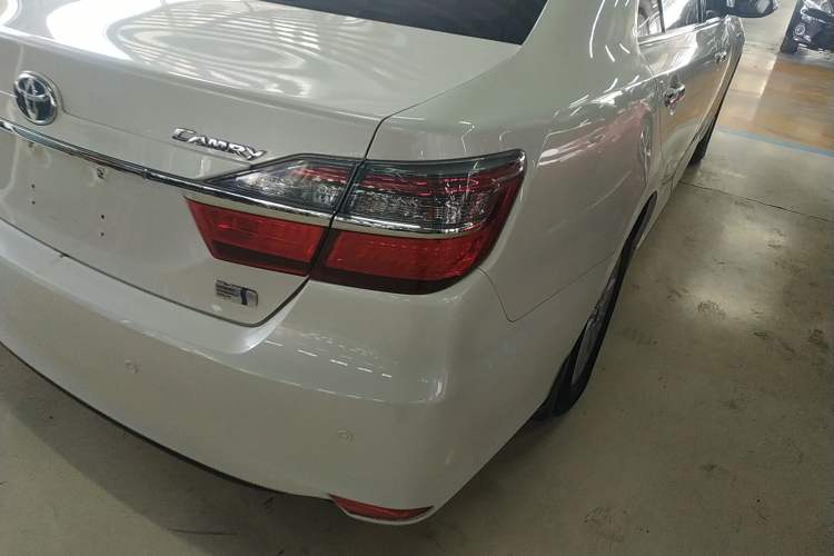 Used Toyota Camry 2015 Dual-Engine 2.5 HG Luxury Navigation Edition
