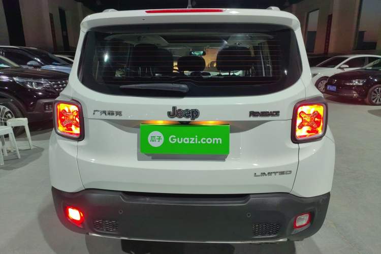 Used  Renegade 2018 Connected Large Screen Version 180T Automatic Smart Version
