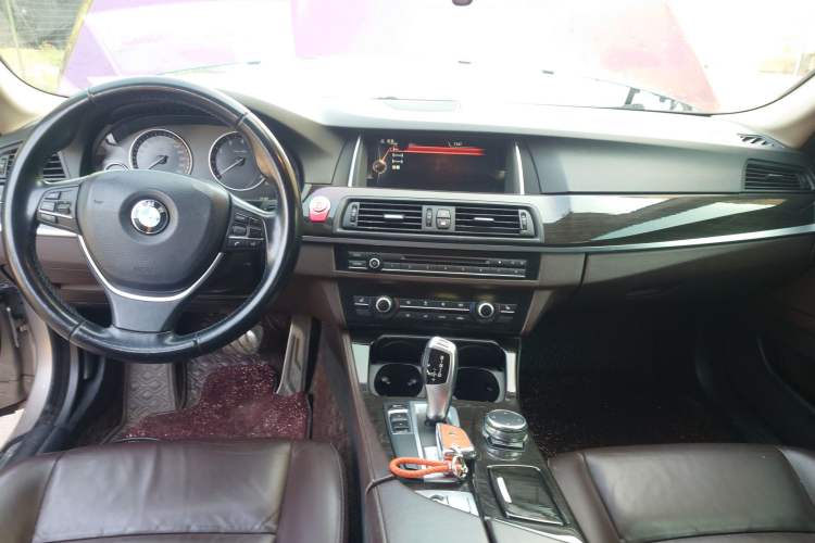 Used BMW 5 Series 2014 525Li Luxury Design Package
