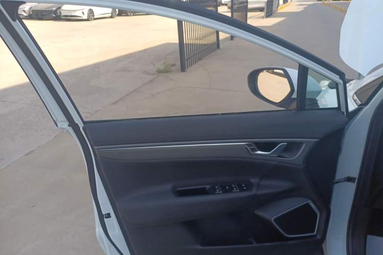 Used Geely Auto Emgrand GS 2017 Sport Edition 1.3T Automatic Smart Connectivity Model
