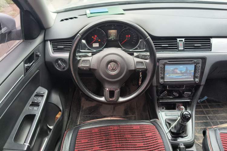 Used Volkswagen Bora 2015 Zhuihui Edition 1.6L Manual Comfort Model