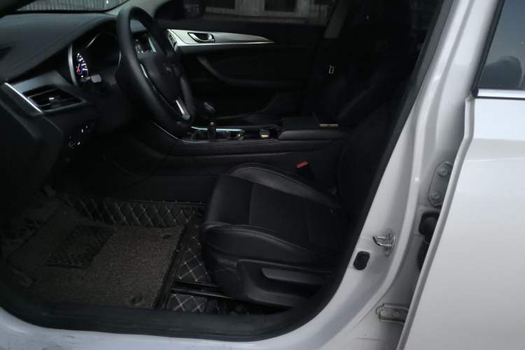 Used Changan Eado 2019 High-Energy Edition 1.6L GDI Manual Pioneer Model China VI Standard