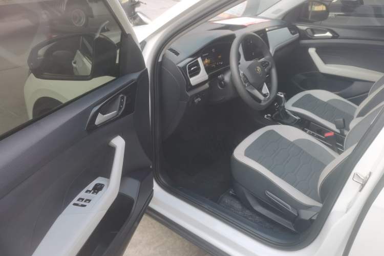 Used Volkswagen Tharu 2025 New Sharp 1.5L Ambitious Edition
