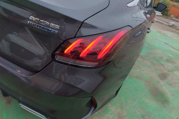 Used MG 5 2021 180 DVVT CVT Youth Luxury Edition
