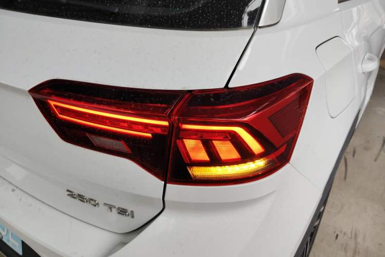 Used Volkswagen T-ROC 2021 280TSI DSG Two-Wheel Drive Comfort Connect Edition