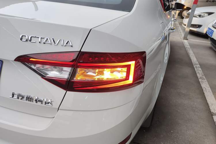 Used Skoda Octavia 2018 1.6L Automatic Luxury Edition
