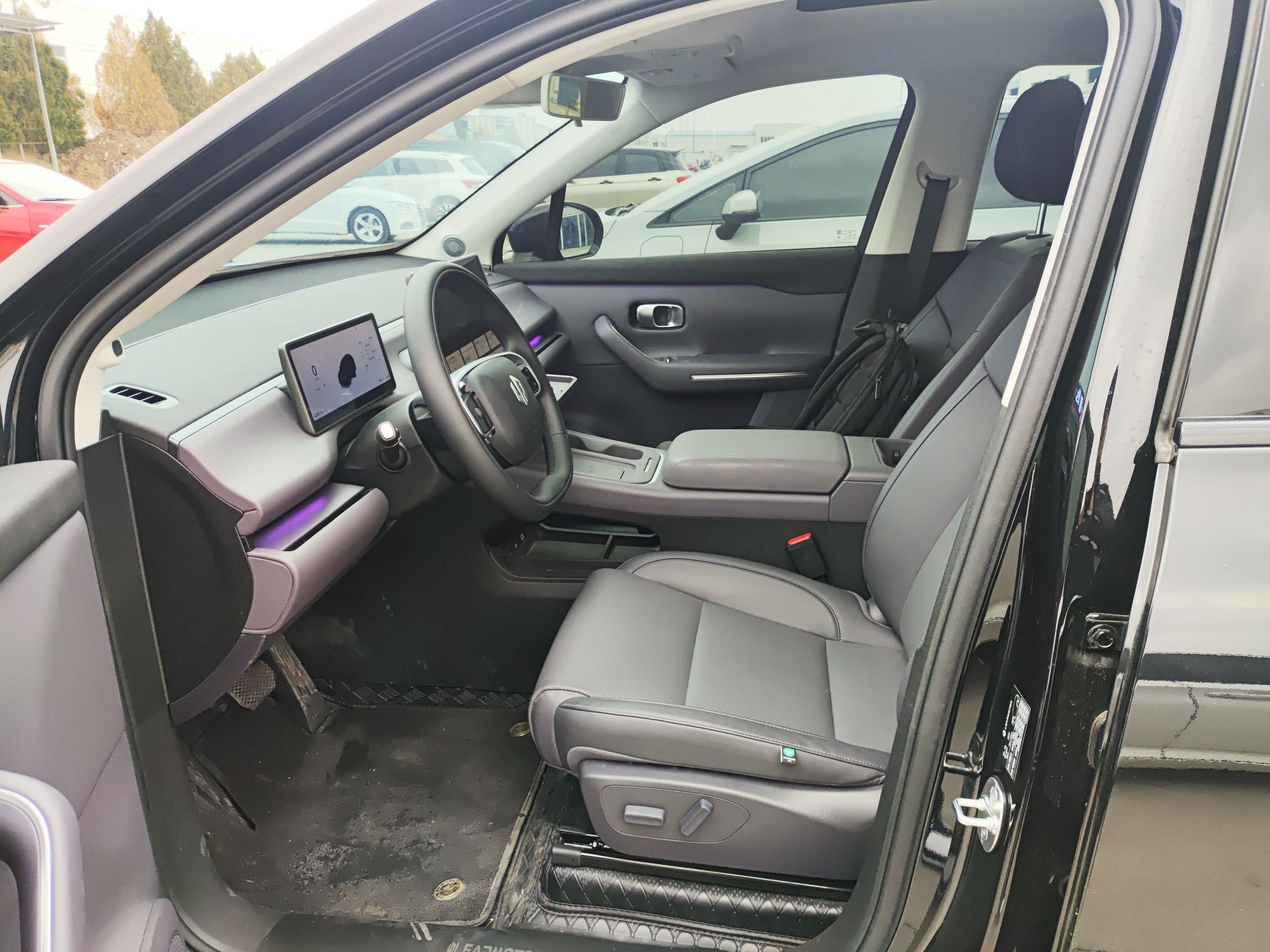 Переднее сиденье в автомобиле