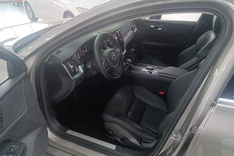 Used Volvo S60 2020 T4 Zhiyi Luxury Edition