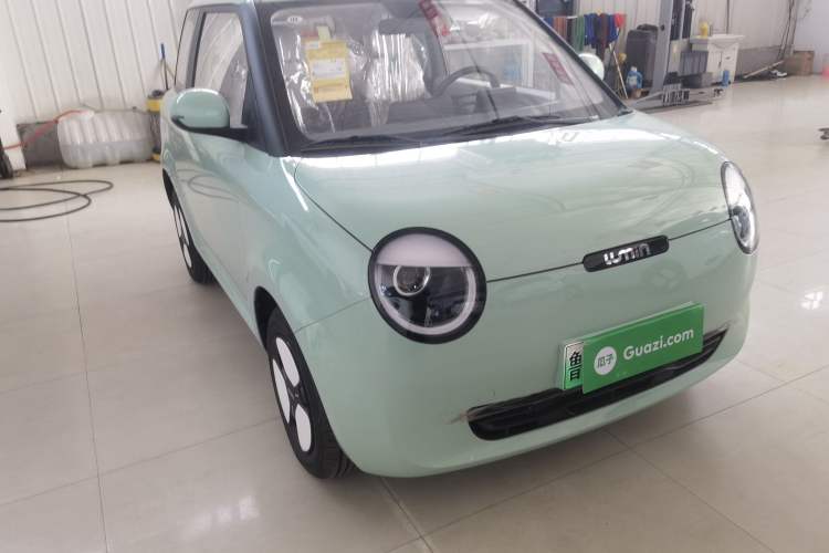 Used  Lumin 2025 210 km Fragrant Edition

