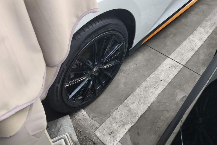 Used Changan UNI-V 2025 1.5T 500Bar Prestige Sporty Version
