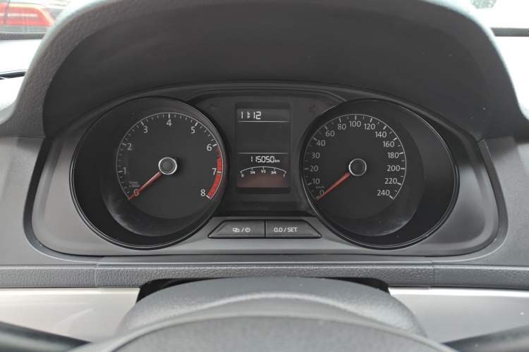 Used Volkswagen Lavida 2015 1.6L Manual Fashion Edition
