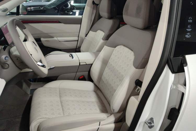 Used Zeekr 7X 2025 100 kWh Long-Range Rear-Wheel Drive with Intelligent Driving Features
