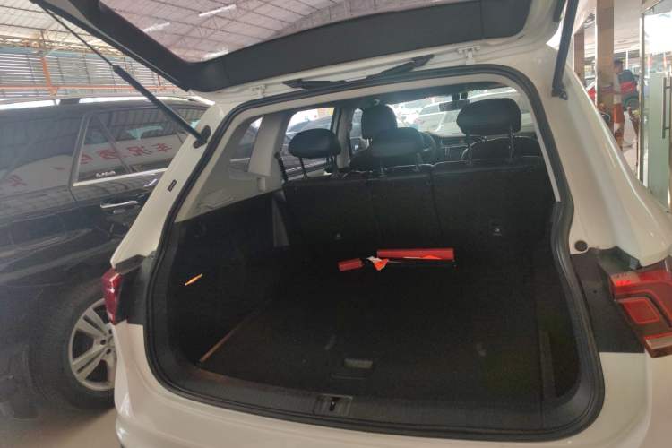 Used Volkswagen Tiguan L 2017 330TSI Automatic Two-Wheel Drive Luxury Edition
