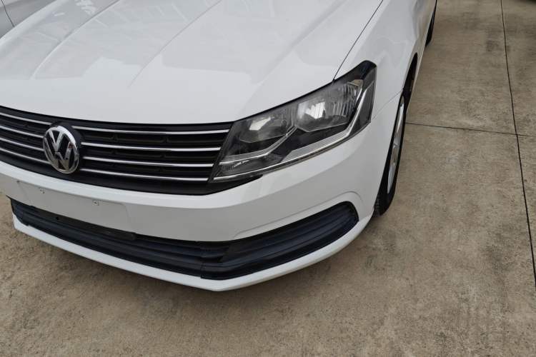 Used Volkswagen Lavida 2015 1.6L Manual Fashion Edition
