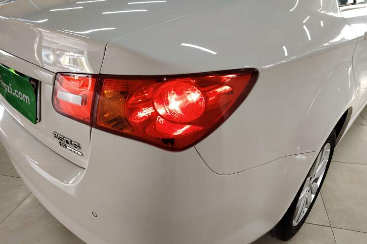 Used Roewe 350 2015 1.5L Automatic Luxury Sunroof Edition
