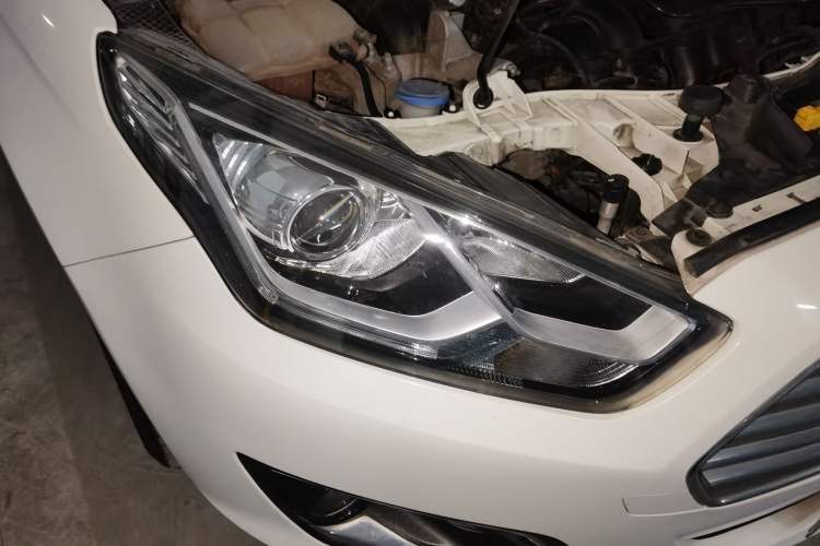 Used Ford Escort 2015 1.5L Automatic Fashion Model
