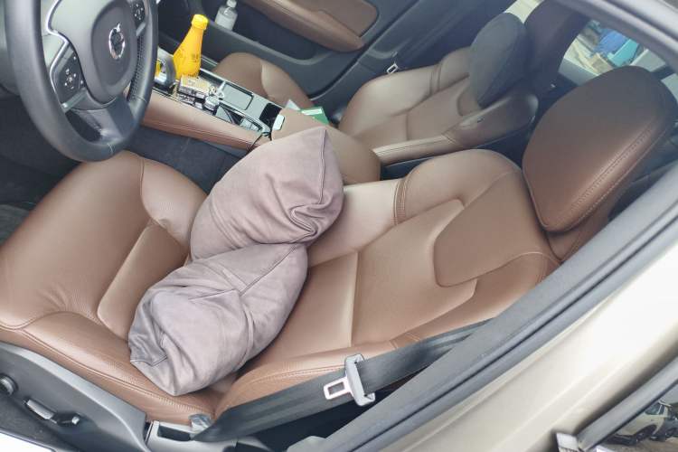 Used Volvo S60 New Energy 2022 T8 eDrive Hybrid All-Wheel Drive Smart Luxury Edition
