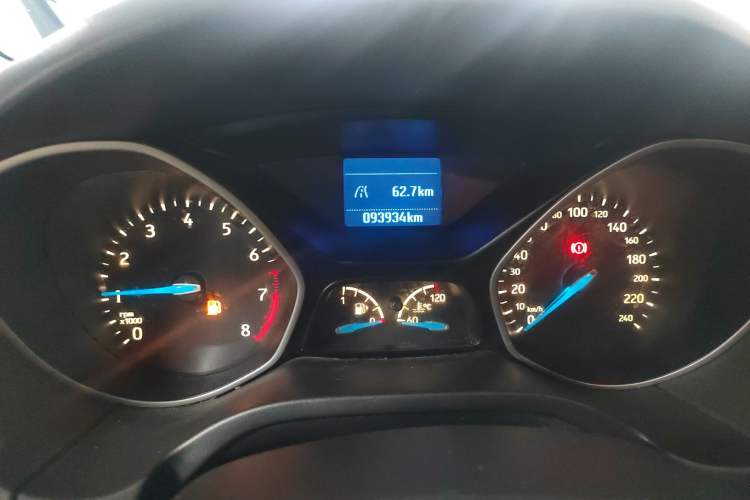 Used Ford Focus 2015 Hatchback 1.6L Manual Comfort Edition
