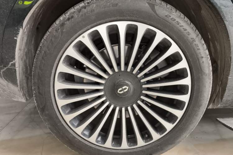 Used Hima AITO M9 2024 Range-Extended Ultra Version 52 kWh 5-Seater Model
